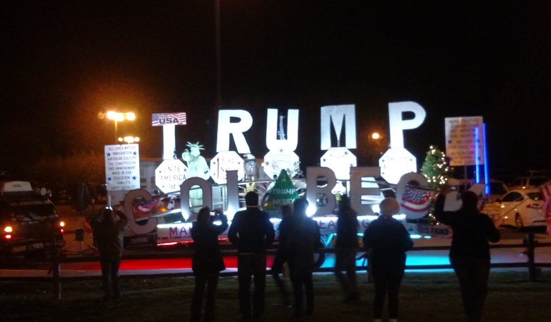 Trump Unity Bridge Disrupts Historic Frankenmuth Christmas Tree Lighting in Michigan