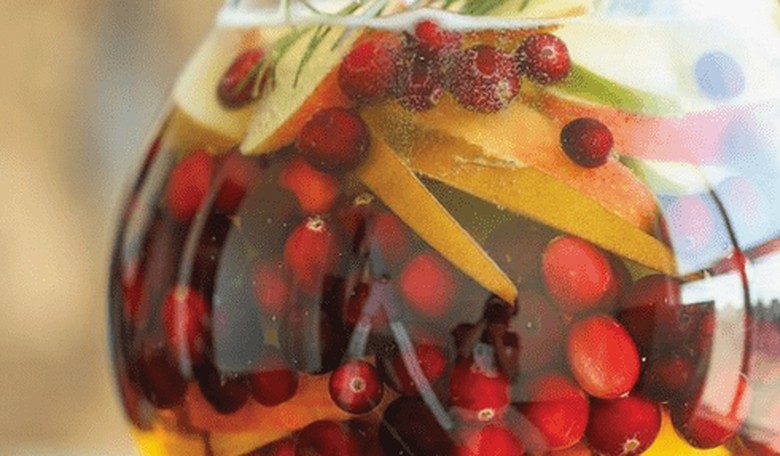 10 Cocktails to Get Your Thanksgiving Going
