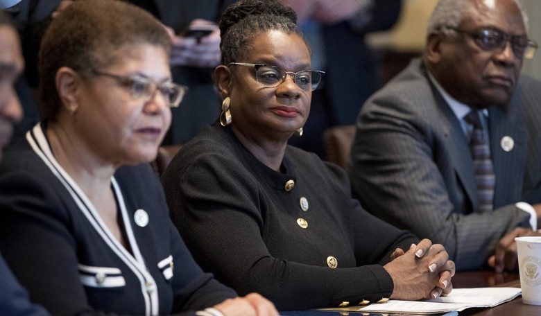 Congresswoman Asks Sergeant at Arms if Teen Senate Pages Will be Protected from Roy Moore