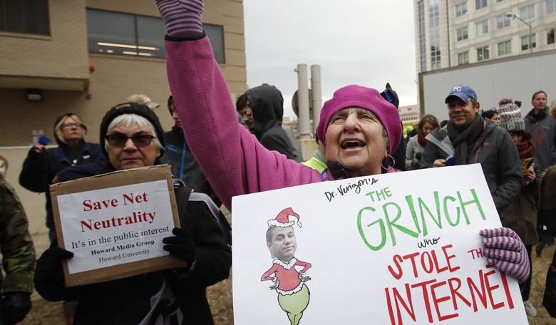 Dems Vow to Take Net Neutrality to SCOTUS, Make FCC Move a Midterm Issue
