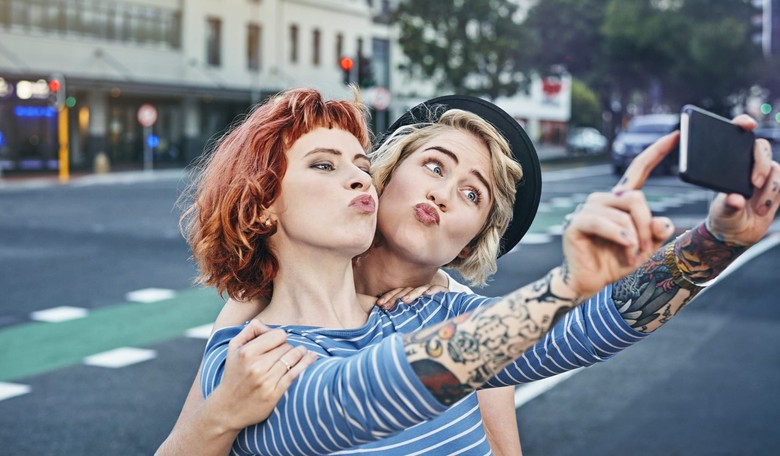 People Are Sharing #MillennialNewYearsResolutions to Make Fun of Millenials