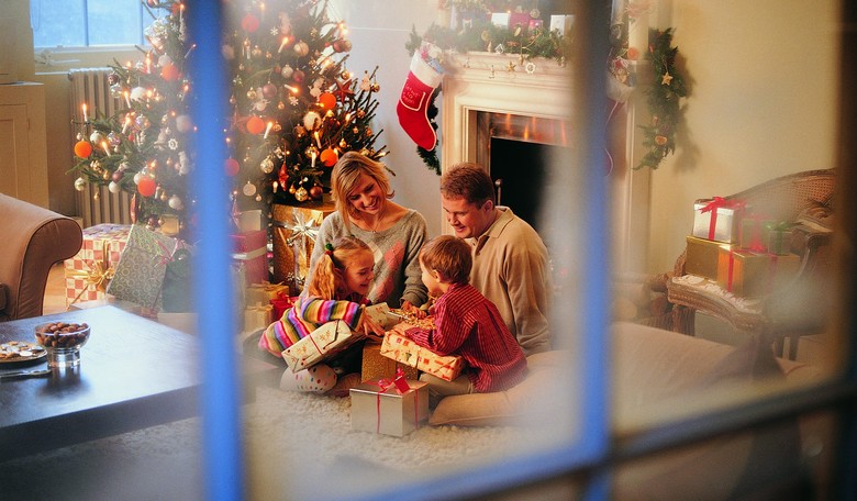 Dads, Siblings Top Christmas Wish Lists