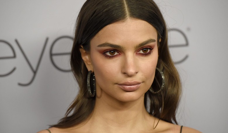 Model Emily Ratajkowski Savaged by SJWs for Saying Hair Is 'Fundamental' to Beauty