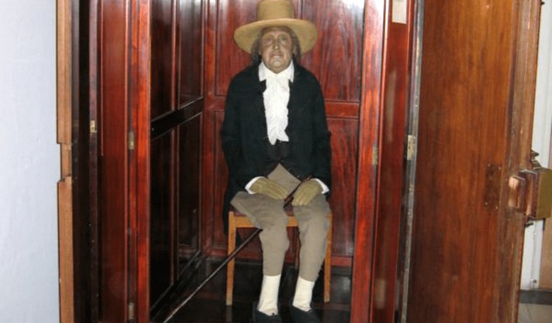 186-Year-Old Skeleton of Philosopher Jeremy Bentham Checked for Bugs, Travels Headless to New York