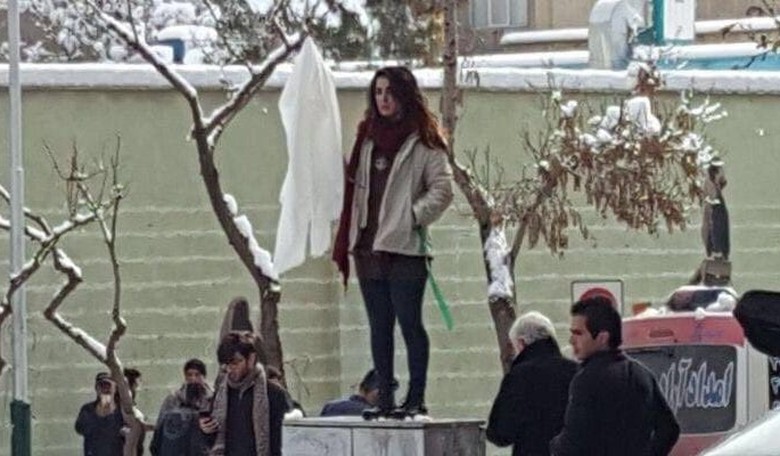 Facing a Decade in Prison for Hijab Protest, Iranian Woman Refuses to Repent