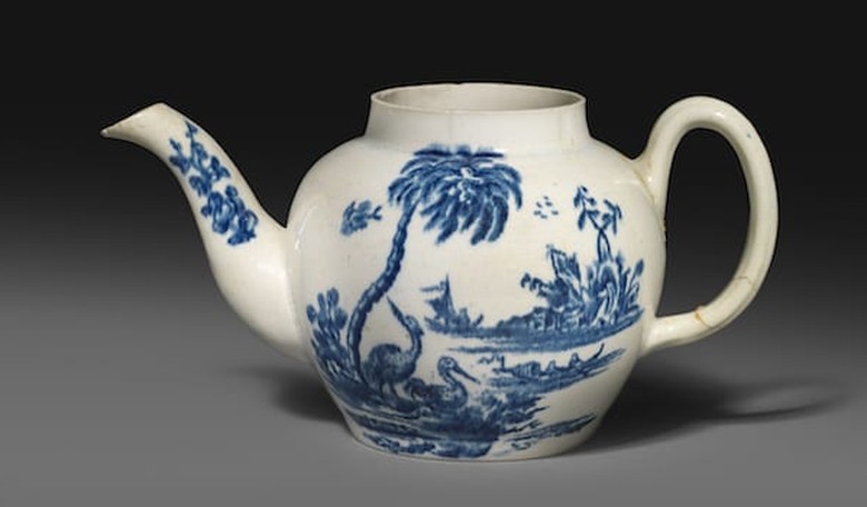 Man Makes a Killing Selling a $20 Teapot to the Met for $640,000