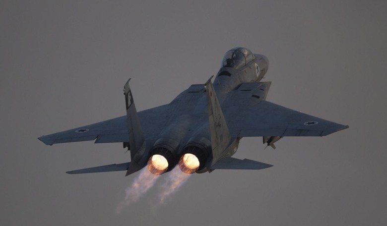Israeli Planes Hit Hezbollah Positions Along Syrian Border