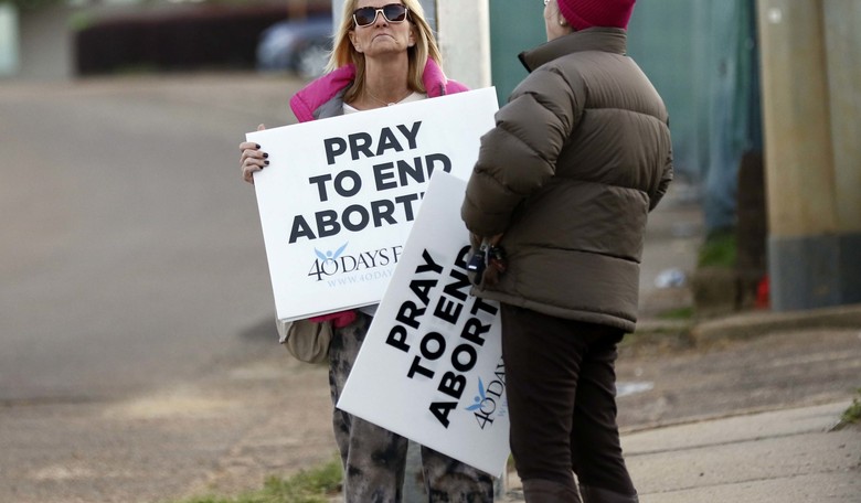 Abortion Advocates Fear New Mississippi Law Will be the End of Roe v. Wade