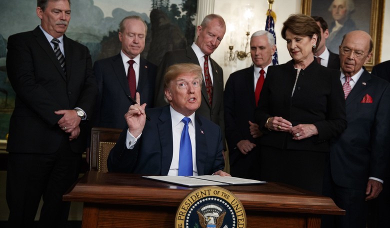 Trump Mulls Imposing Tariffs on Another $200 Billion in Chinese Goods