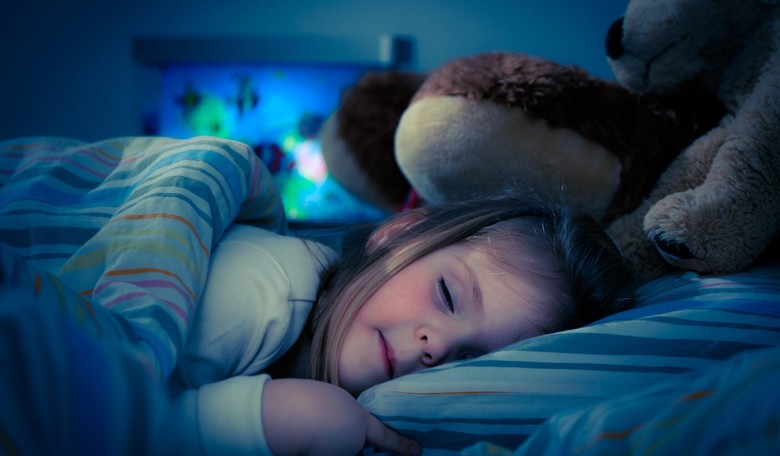 Report: Artificial Light, Screen Time Before Bed Disrupts Children's Circadian Rhythms