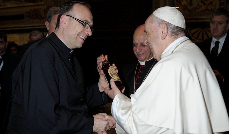 Kentucky Priest Smuggles Ten Bottles of Bourbon for Pope Francis