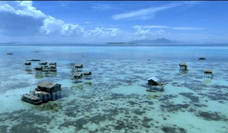 Amphibious People Have Evolved to Sustain Life at Sea