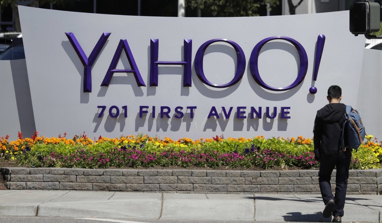 Yahoo and AOL Just Gave Themselves the Right to Read Emails, Access Bank Records