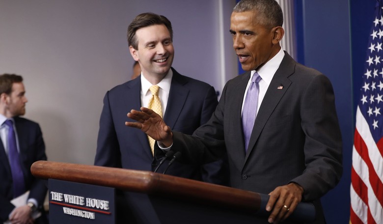 Earnest: 'Some Accountability' in Trump Answering 'Shouted Questions' More Than Obama