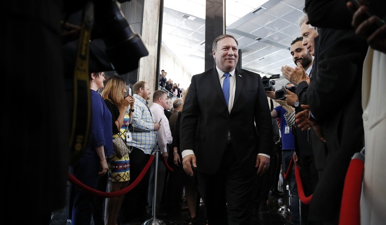 Senators Call on Pompeo to Reverse Administration's 'Hostile Posture Towards Refugees'