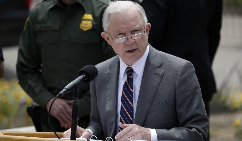 At Border, Sessions Warns Illegal Immigrants of 'Zero Tolerance' Prosecutions