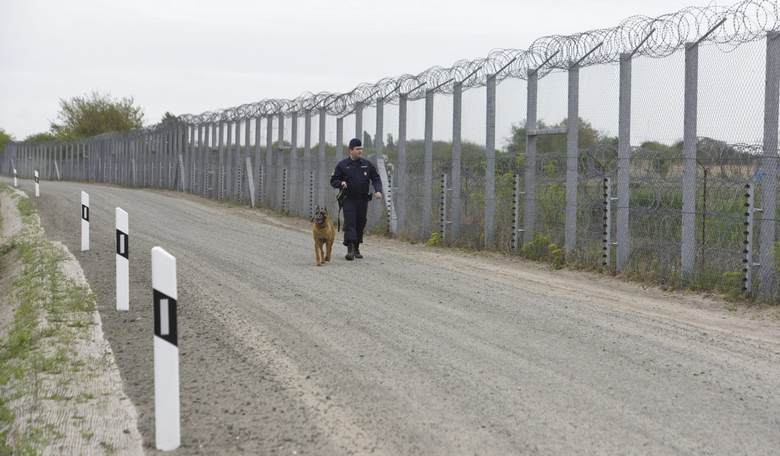 Hungary Law Targeting Those Who Help Refugees 'Blatantly Xenophobic,' Says UN