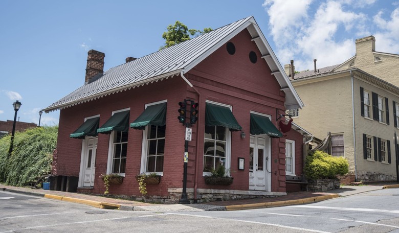 Mike Huckabee: Red Hen Owner Followed Sanders' Party to Another Restaurant and Organized Protest