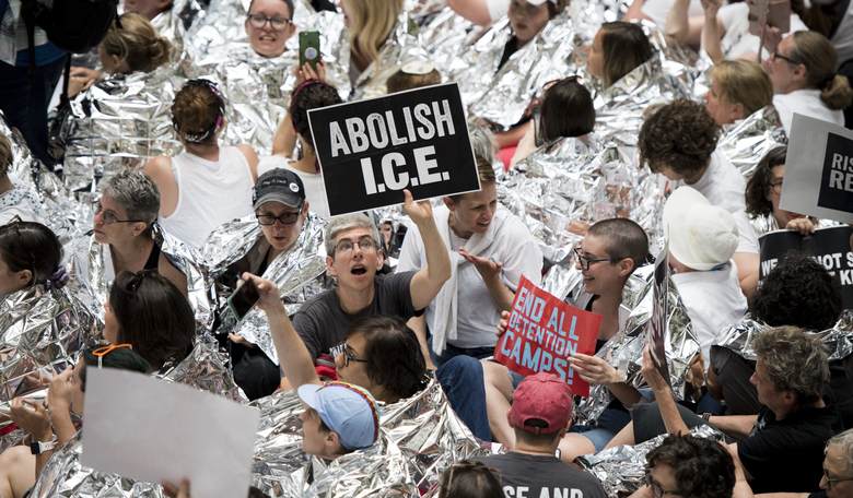 Hundreds of Women's March Protesters Arrested in Senate Office Building