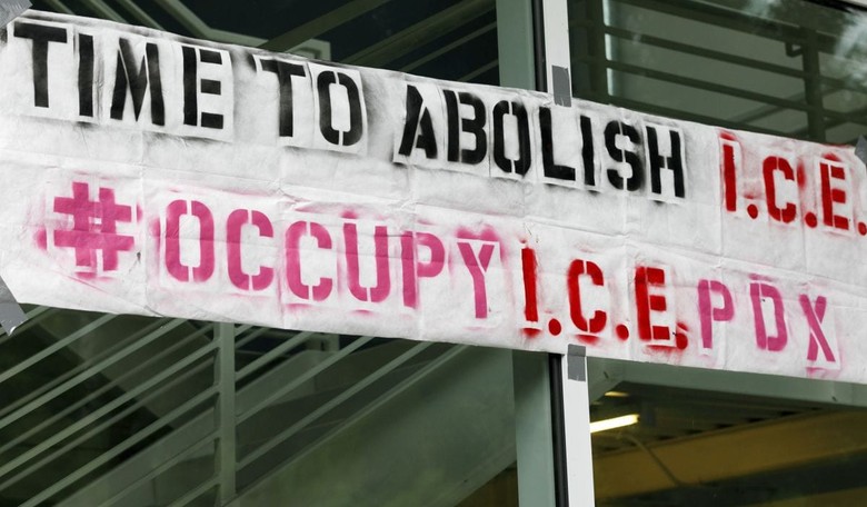 Portland Police Failed to Respond to 911 Calls from ICE Agents During Siege