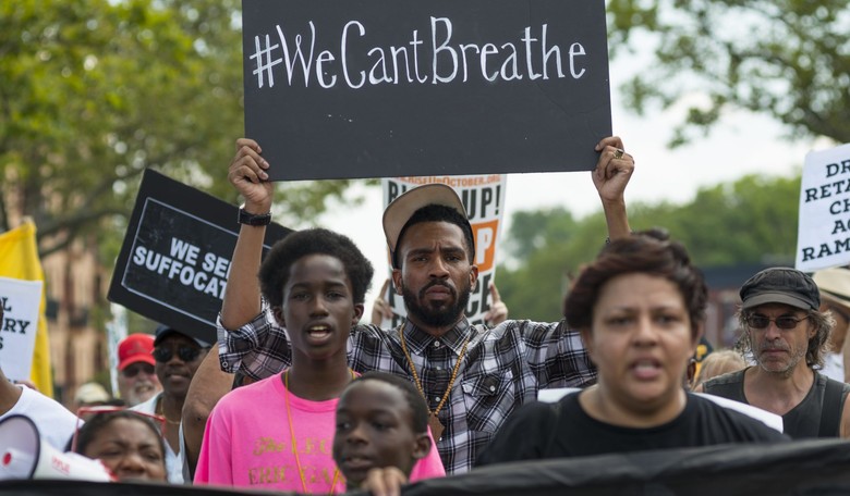 NYPD Gives DOJ Ultimatum on Charging Officer in Eric Garner's Death