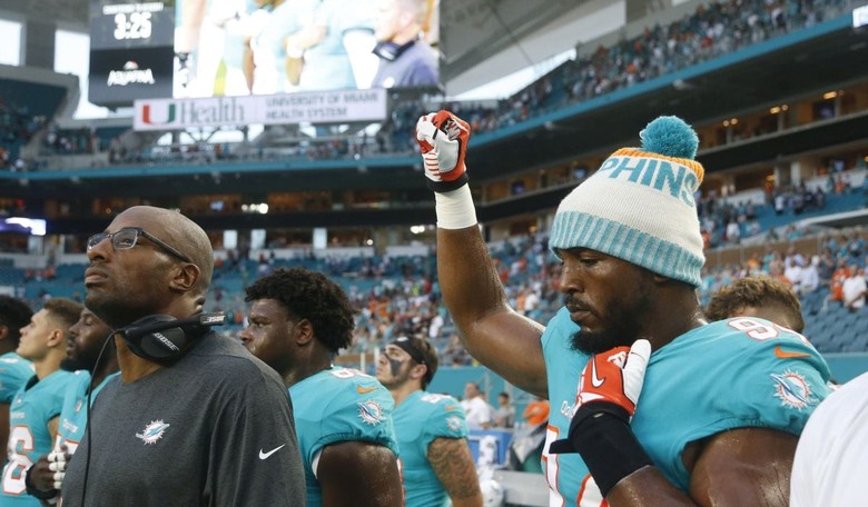 Police Union Cancels Discount Ticket Program after Anthem Protest by Miami Players