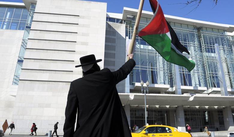 American Jews Viewed with Suspicion at Israeli Border, Highlighting Growing Rift