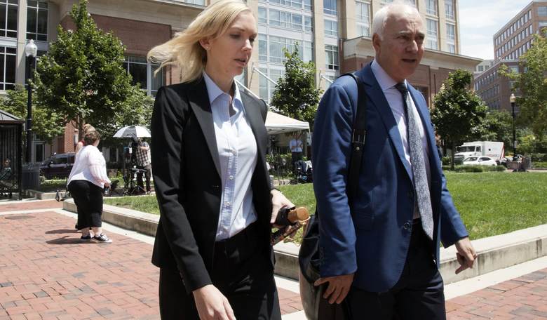 Manafort's Bookkeeper Says He OK'd 'Every Penny' as Prosecutors Confirm Gates Is on Witness List