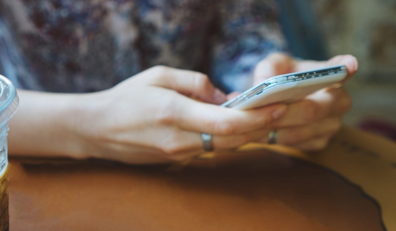 Report: Cell Phone Carriers Freely Share Your Location for a Fee