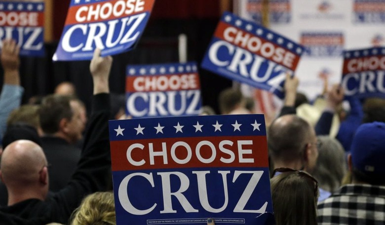 GOP Starting to Cut Off Some Vulnerable Members to Save Their Majority