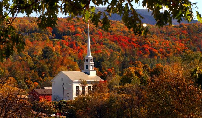 7 Incredible Places to See Fall Foliage in America