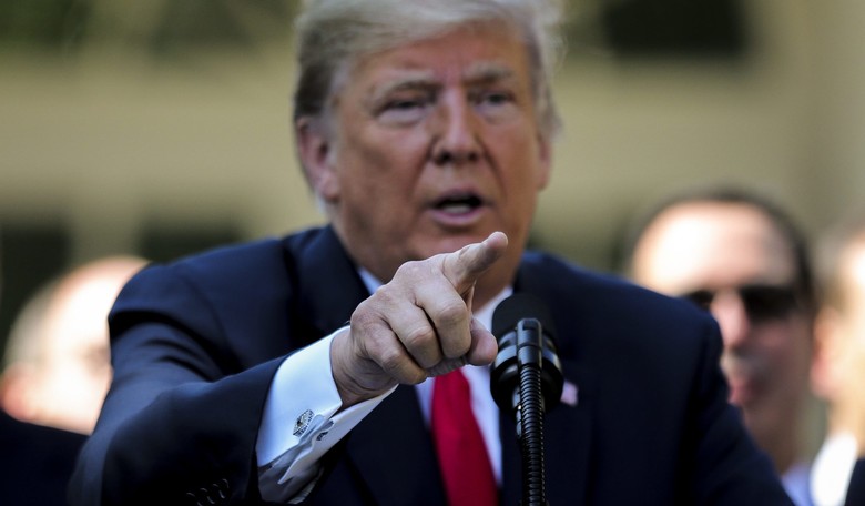 Female Reporters #LiterallyShaking after Trump Treats Them Exactly Like Male Reporters
