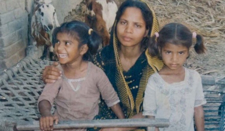 Pakistan Supreme Court Overturns Death Sentence of Christian Mother Asia Bibi, Convicted of Blasphemy