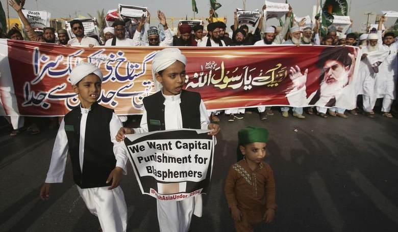 Islamist Party Threatens Pakistan's Supreme Court Over Christian Woman's Blasphemy Death Sentence Appeal
