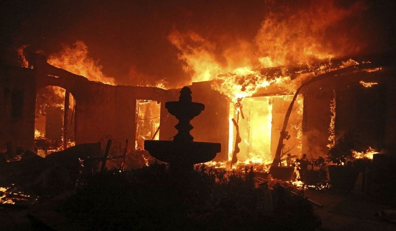 With California on Fire, Trump Threatens to Withhold Fire Aid