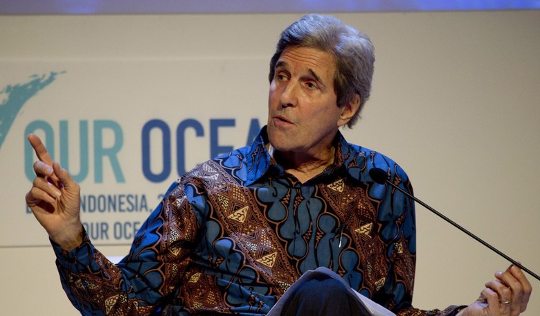 Kerry Rolled Out by DNC in 11th-Hour Pitch to 'Safeguard Our Freedoms'