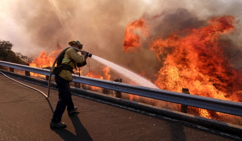 ISIS Group Claims California Wildfires Are Retribution, Vows 'You Will See More Fires'