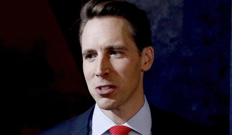 Josh Hawley Wants to Be Your Social-Media Babysitter