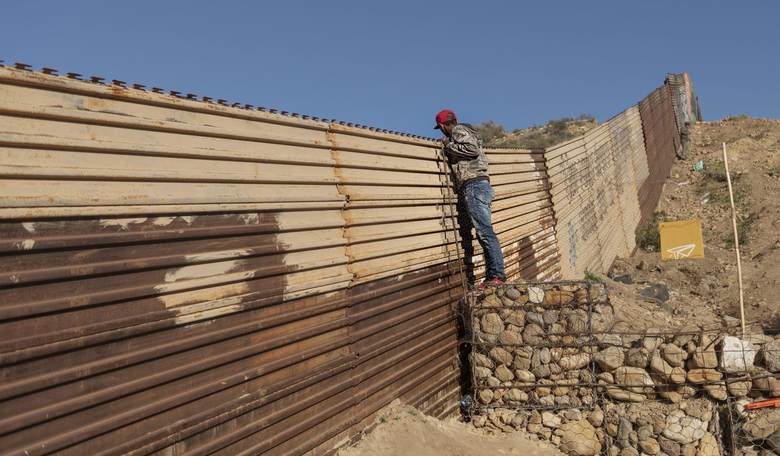 Top House Dem: Invest in Better Cell Service for Border Patrol Instead of Wall