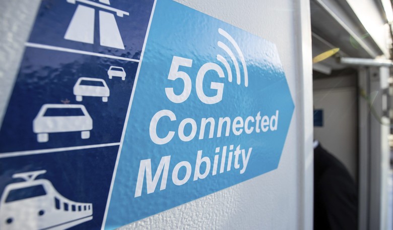 China Racing the United States to Roll Out 5G First