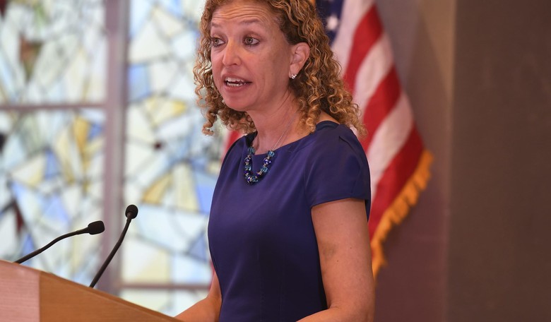 Wasserman Schultz Vows to Take a Trump National Emergency to Court
