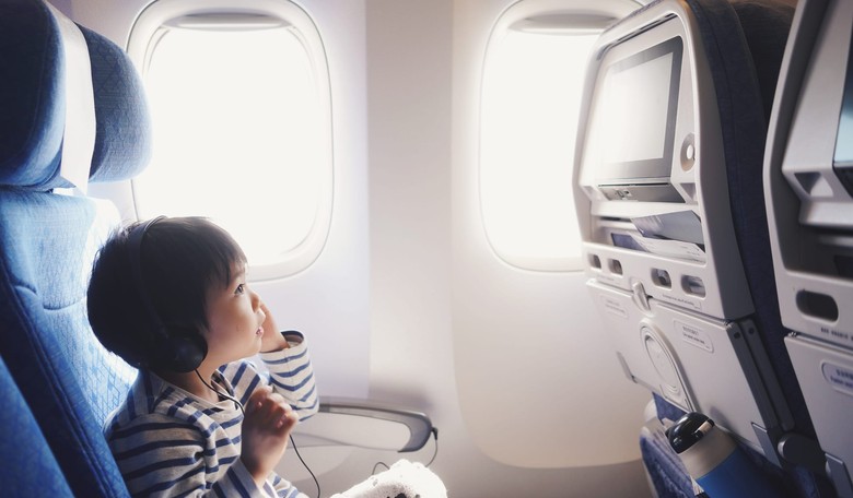 Airline 'Separation Algorithm' Forces Parents to Pay Exorbitant Fees to Keep Families Together