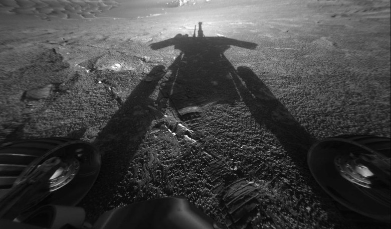 Mars Rover's 'Little Robot Heart' Stops Beating as She Bids Farewell to Earthlings
