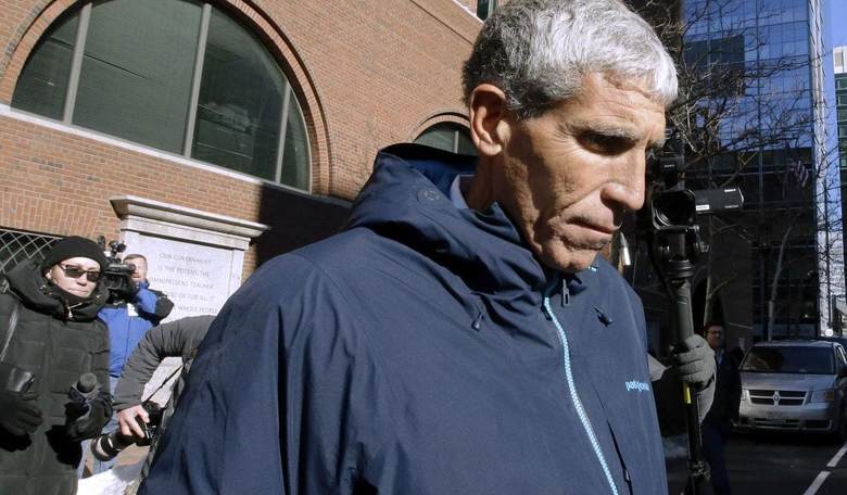 Actresses Felicity Huffman, Lori Loughlin Among Dozens Charged in College Cheating Scheme