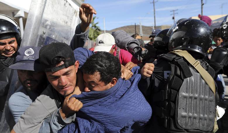 Leftist Rights Groups Press Congress to Decriminalize Illegal Immigration