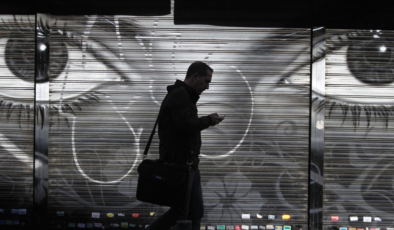 It's Easier to Track One Man Through His Cellphone Than a 110,000-Ton Aircraft Carrier