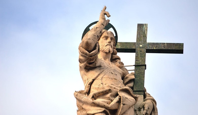 Jesus Statues Vandalized, Beheaded in U.S. as China Rips Down Jesus Posters in Homes