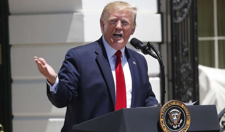 House Dems—and Four Republicans—Condemn Trump Tweets, Falsely Calling Them Racist