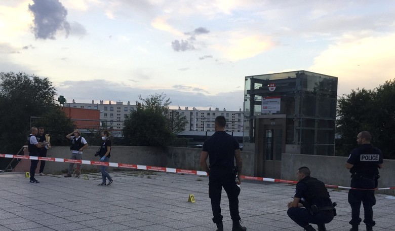 1 Killed, 9 Injured in France Knife Rampage; Authorities Say Attack 'Does Not Appear to Be Terror Related'