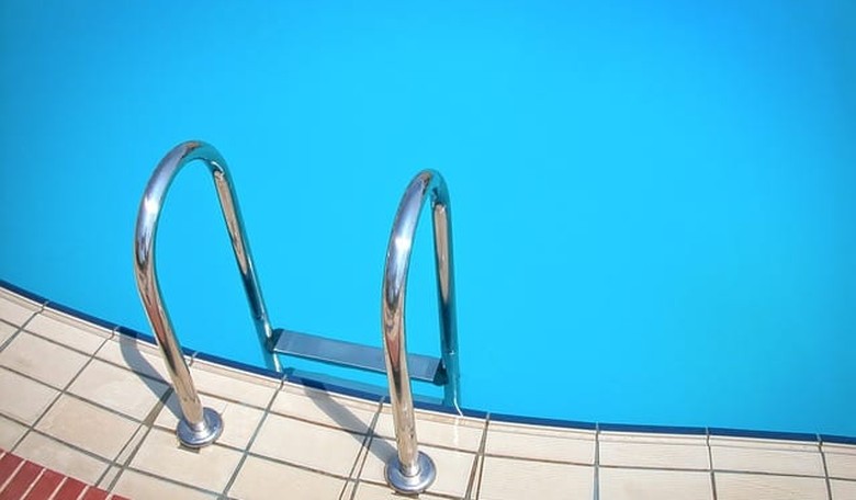 Biological Male 'Jessica' Yaniv Can't Go Swimming Because 'She' Forgot 'Her' Tampons